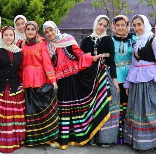 پرونده:لباس مردم مازندران۳.png