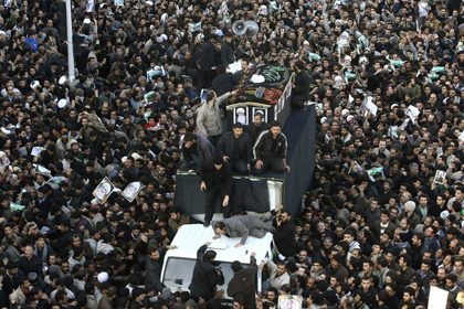 پرونده:تشییع جنازه حسینعلی منتظری۱.jpg