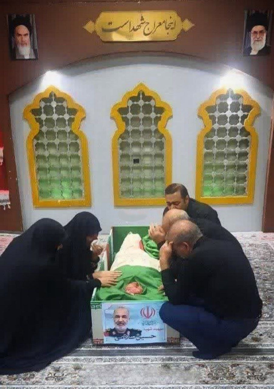 تصویر پیکر سردار سلامی در معراج شهدا