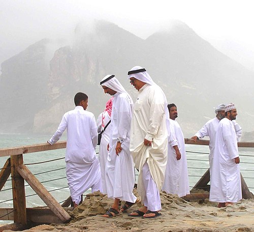 پرونده:Dishdasha.jpg
