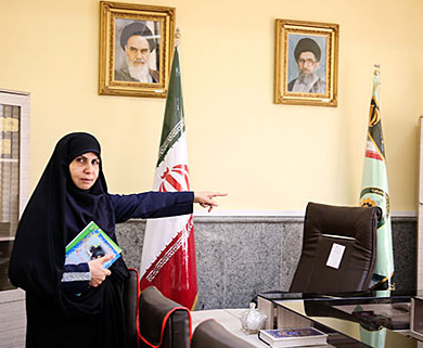 پرونده:پلیس زن در ایران۱.png