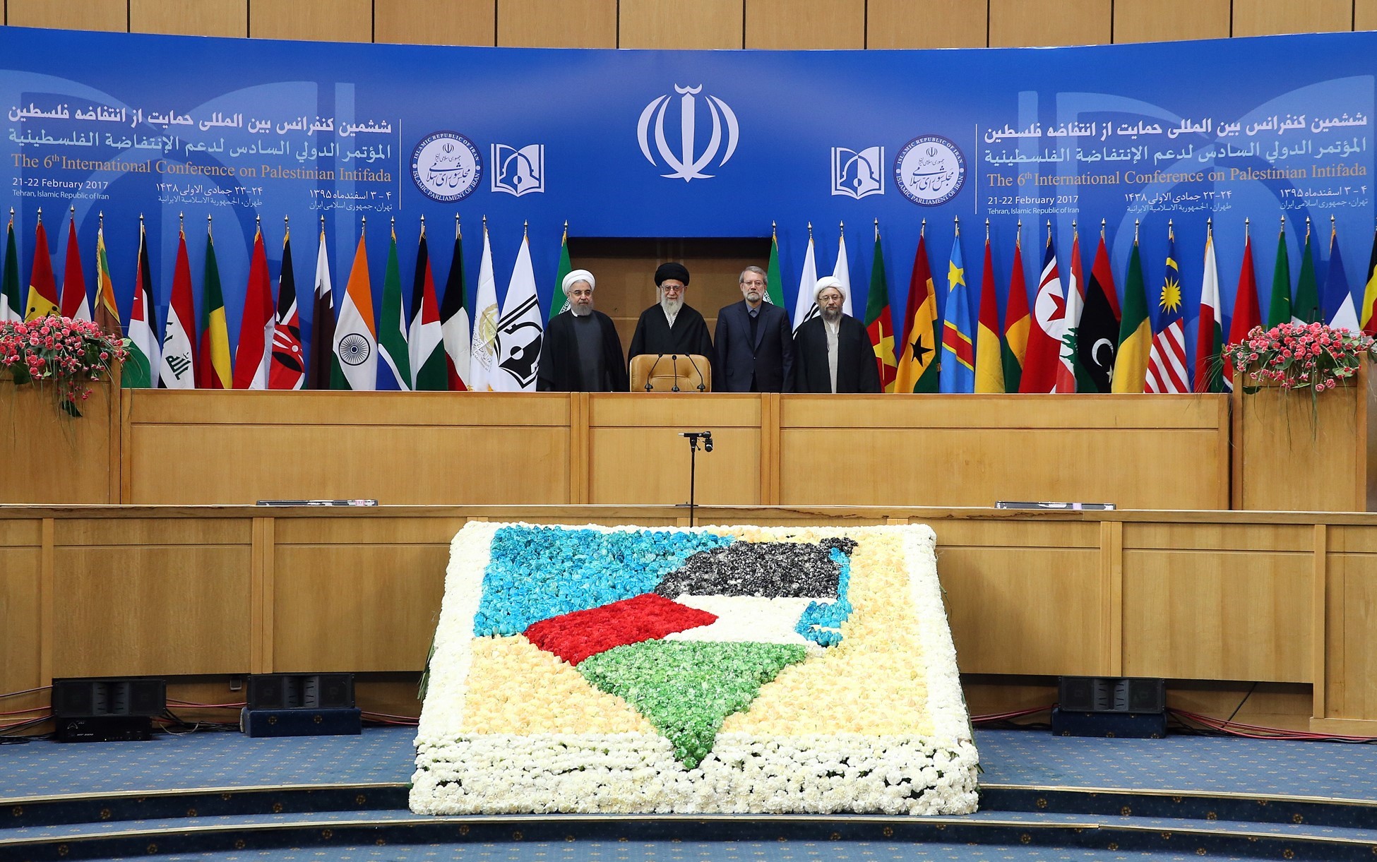 مراسم افتتاح ششمین کنفرانس بین‌المللی حمایت از انتفاضه فلسطین در تهران، با حضور سید علی خامنه‌ای