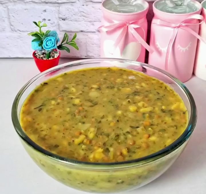 آش اوماج در یک ظرف شیشه‌ای