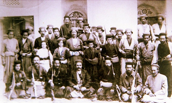 پرونده:رئیسعلی دلواری1.png