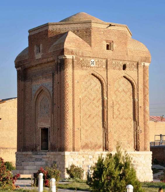 گنبد سرخ مراغه