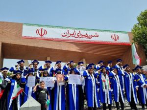 احترام نظامی دانشجویان دانشگاه صنعتی شریف