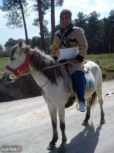 پرونده:لباس مردان لکی۲.jpg