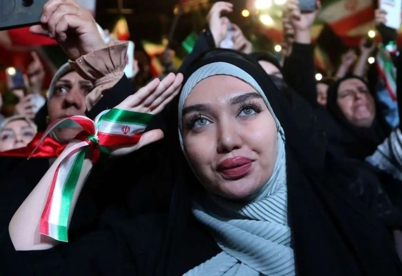 پرونده:تجمعات شبانه۱۳.jpg