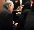 قاسم سلیمانی در حال تسلیت گفتن به همسر هاشمی رفسنجانی