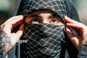 دختر ایرانی با چفیه