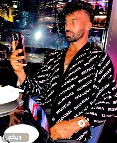 پرونده:خودنمایی در فضای مجازی۲.jpg