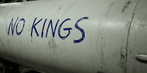 «No Kings» روی موشک ایرانی