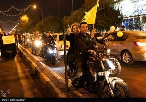 خوشحالی مردم تهران بعد از پاسخ موشکی ایران به حملات اسرائیل