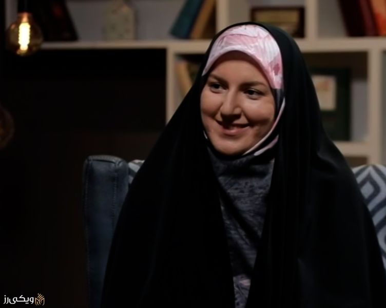 پرونده:ثمین-صفالو.jpg