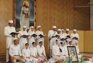 آیین سدره پوشی گروهی در اردوی کانون دانشجویان زرتشتی