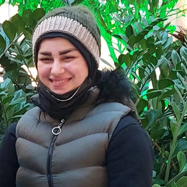 پرونده:فرار از خانه.jpg