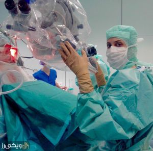 دکتر سهیلا سامی حین عمل جراحی مغز