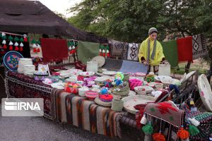 بازارچه صنایع دستی با محوریت تقویت مشاغل خانگی