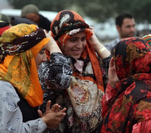 زنان آذربایجانی با سربند چالماشامافی