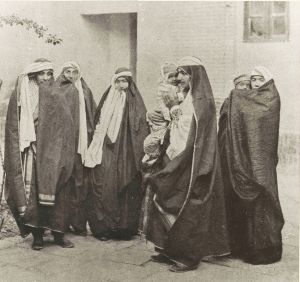 پوشش زنان قاجاری