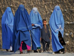 پوشش سنتی برقع