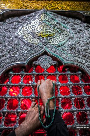 ضریح امام حسین در کربلا