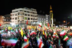 موشک بالستیک در تجمع شبانه میدان انقلاب