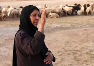 یک بانوی اهوازی با «شیله»