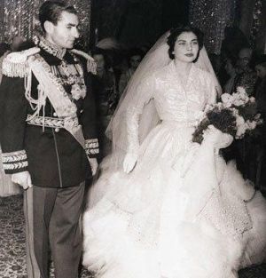 لباس عروس ملکه ثریا