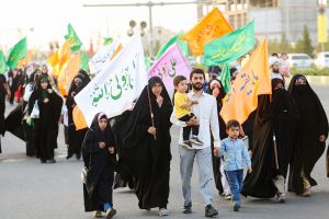 پیاده‌روی منتظران ظهور از حرم حضرت معصومه تا مسجد جمکران