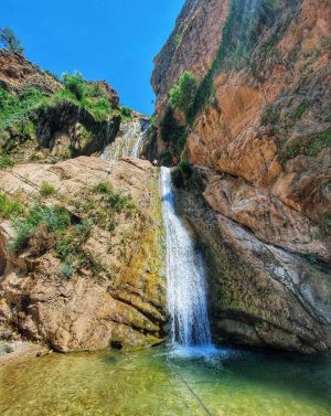 نمایی از آبشار نوژیان