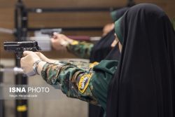 تمرین مهارت تیراندازی پلیس زن