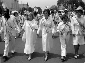 راهپیمایی گسترده رهبران فمینیست در واشنگتن دی سی در حمایت از اصلاحیه حقوق برابر